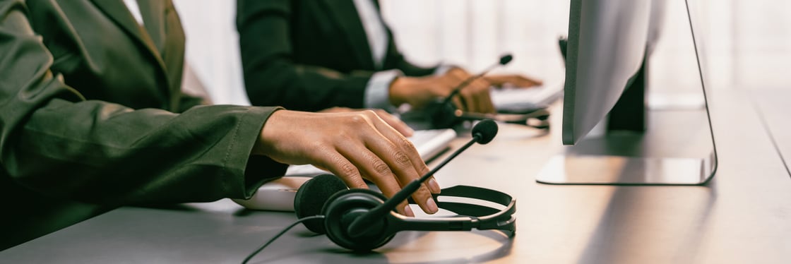 HubSpot AI Customer Agent Guide: Train, Launch, and Scale B2B Support